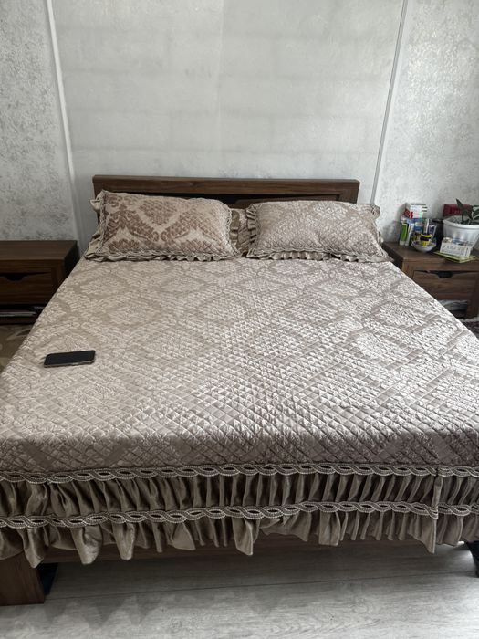 Продам спальный гарнитур