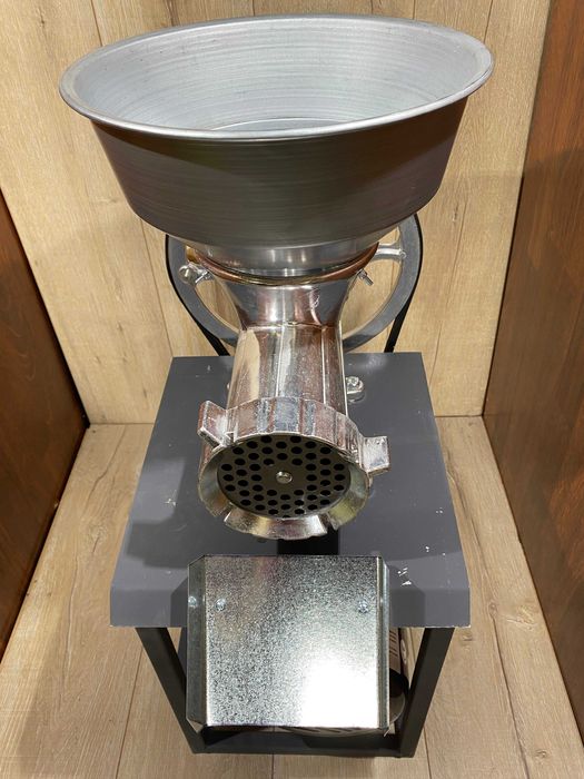 Masina tocat carne aluminiu profesionala 699 lei