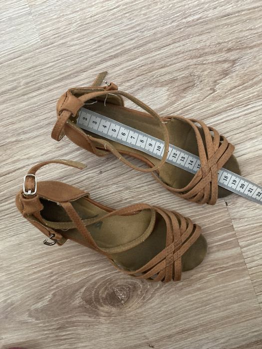 Продам танцевальные туфли