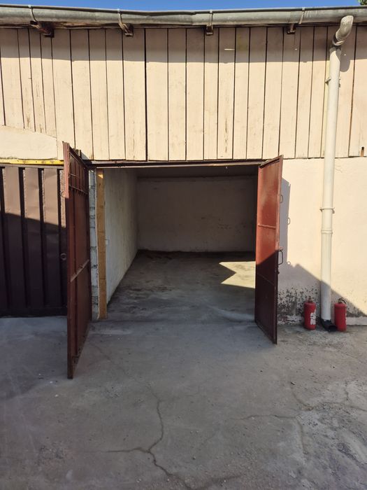 Proprietar inchiriez depozit sector 2