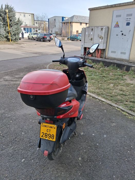 Scuter electric , personal