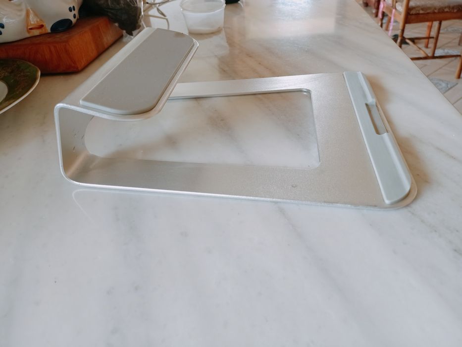 Алюминиевая подставка для ноутбука