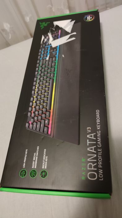 Tastatura de gaming cu fir Razer Ornata V3