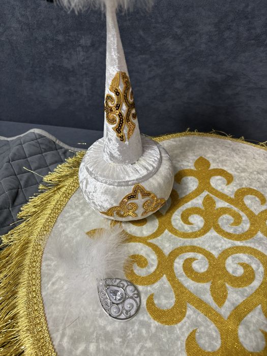 Продаётся национальные жилеты