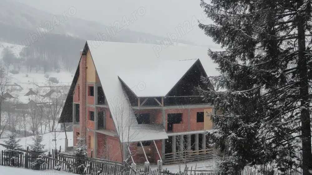 vand teren si pensiune, la rosu valeni stanisoara, malini, suceava