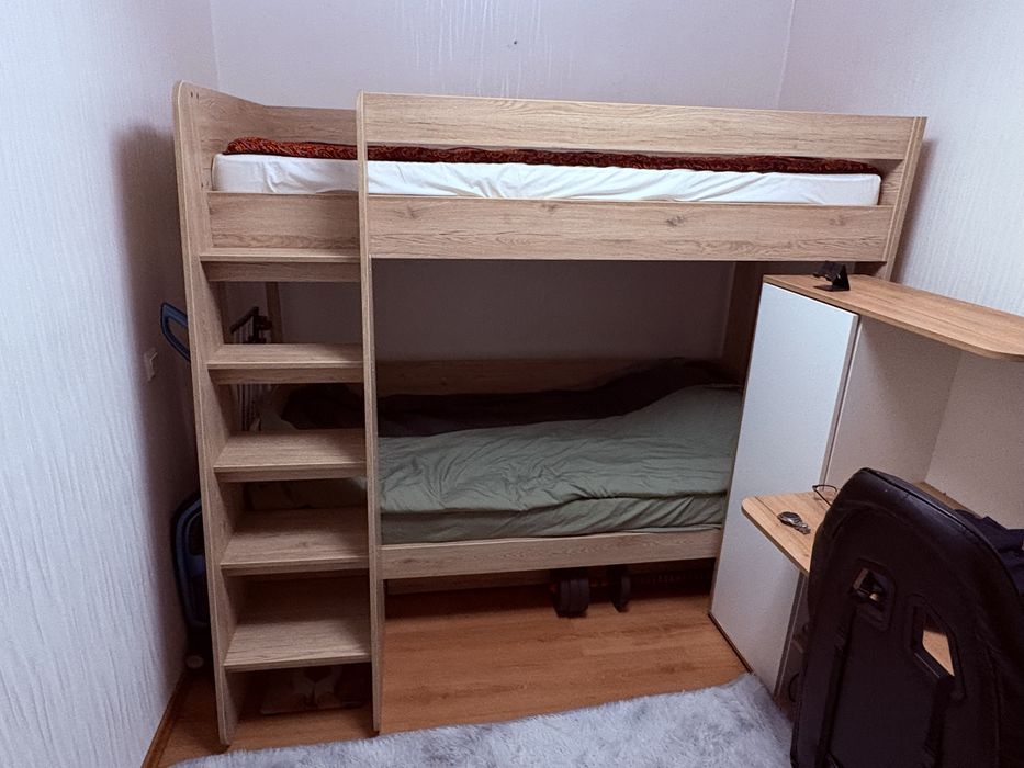 Двухяростная кровать