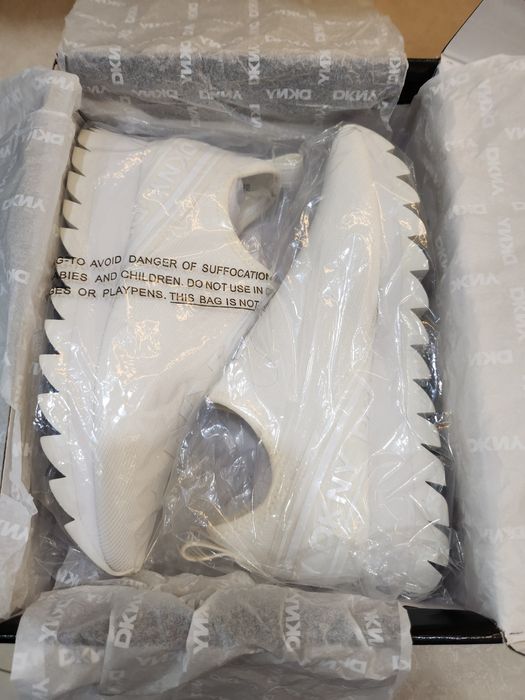 DKNY! Оригиални дамски обувки!