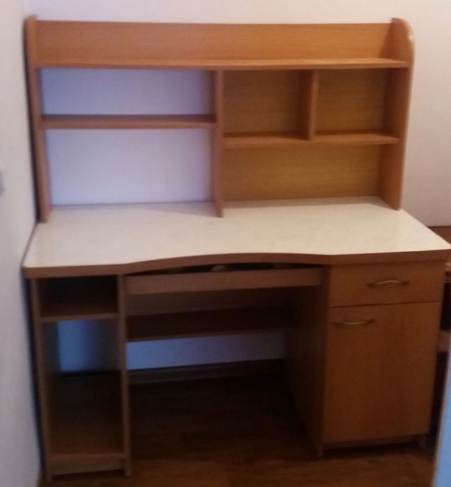 Письменный/компьютерный стол