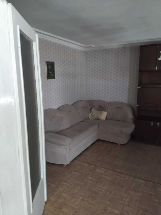Продавам етаж плюс партер заедно АКТ 16 в супер центъра на Карнобат