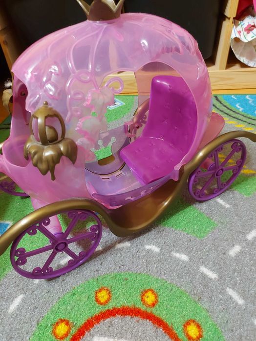 Caleasca Cenuseresei si My little pony, minnie mouse, carti activitati