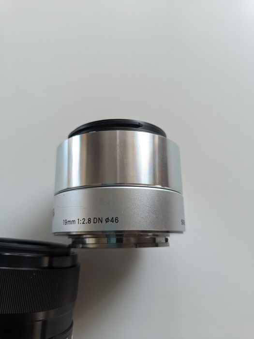 Sony Alpha A6500 + Sony 35mm F1.8 OSS + Sigma 19mm Art | 729 declanșări | Kit complet | Impecabil