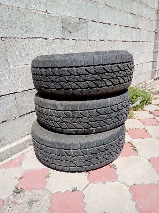 Продам резины на джип