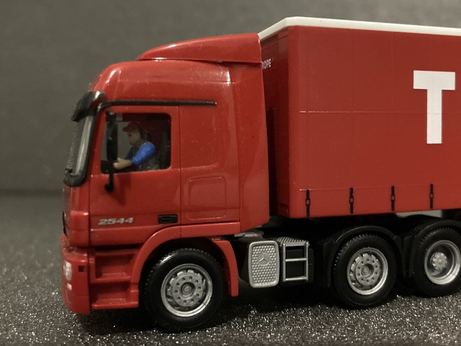 Камиончета Herpa 1:87 Mercedes Actros
