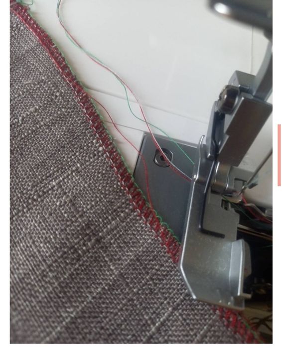 Оверлок фирмы Janome