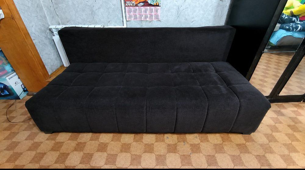 Продаётся раскладной диван.