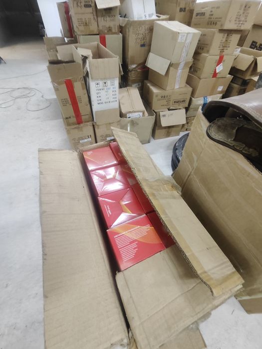 Потолочные светильники, споты ,софиты