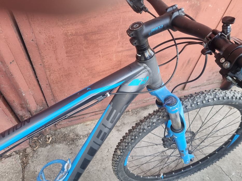 Vând bicicleta cube