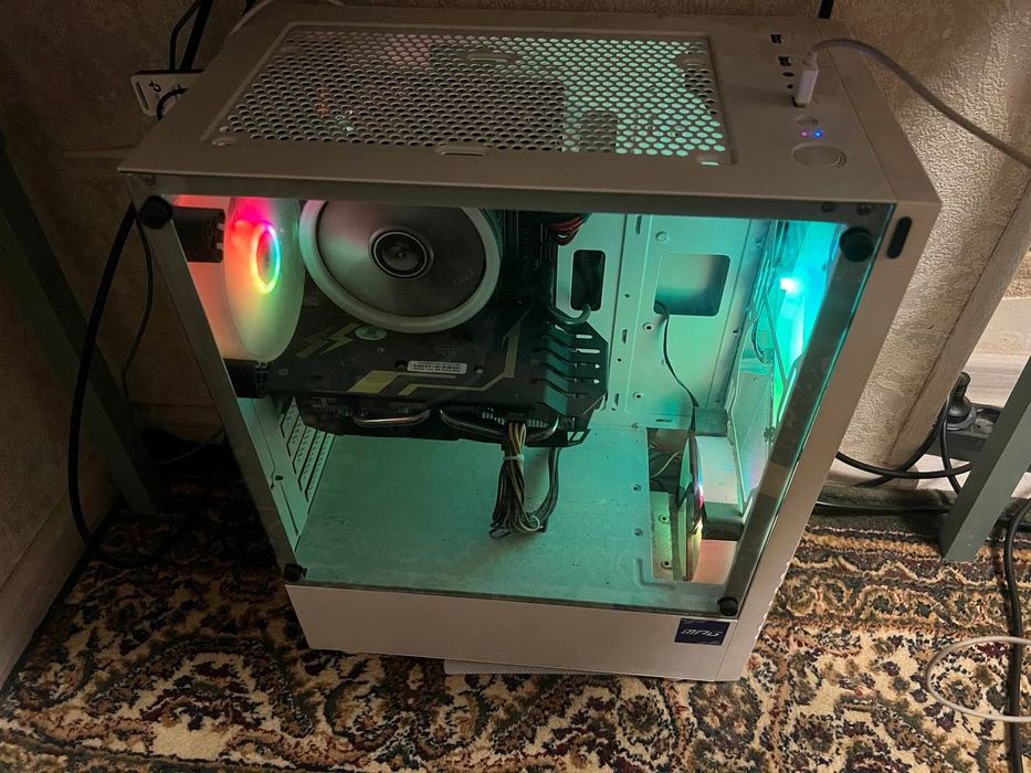 Gaming PC deyarli yangi