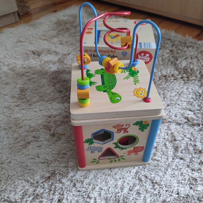 Дървено кубче за образувателни игри 5 в 1.