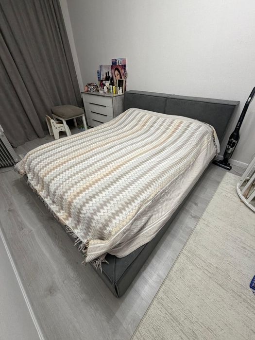 Продам спальный гарнитур в отличном состоянии