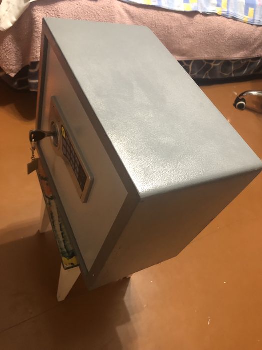 Сейф Tinbo, надежный