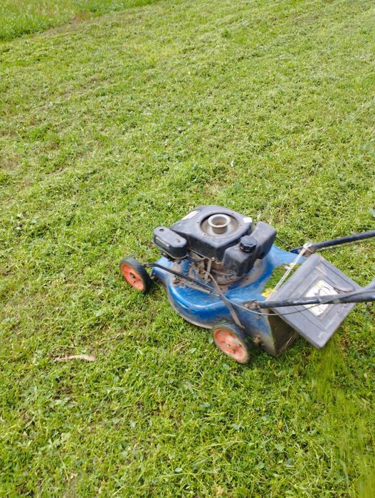 Продаётся газонакасилка