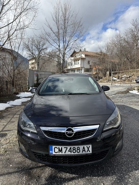 Opel Astra J 2010 година