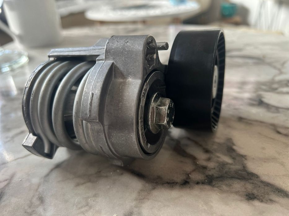 Обтяжна ролка за алтернатор INA за БМВ Е87