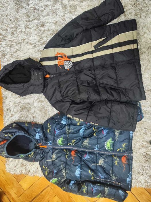 Lot 2023!!! Vând diferite tricouri, pantaloni și geci groase