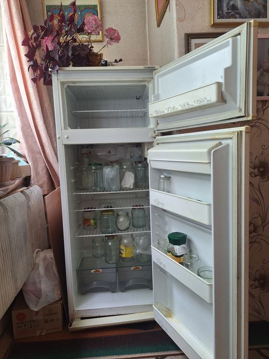 Продам холодильник