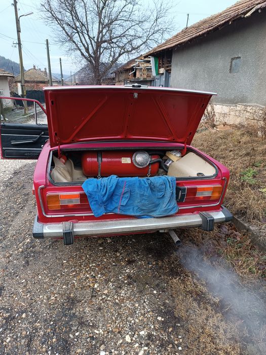 Продавам лада 1500s ,запазана ,гаражна със газова уретба