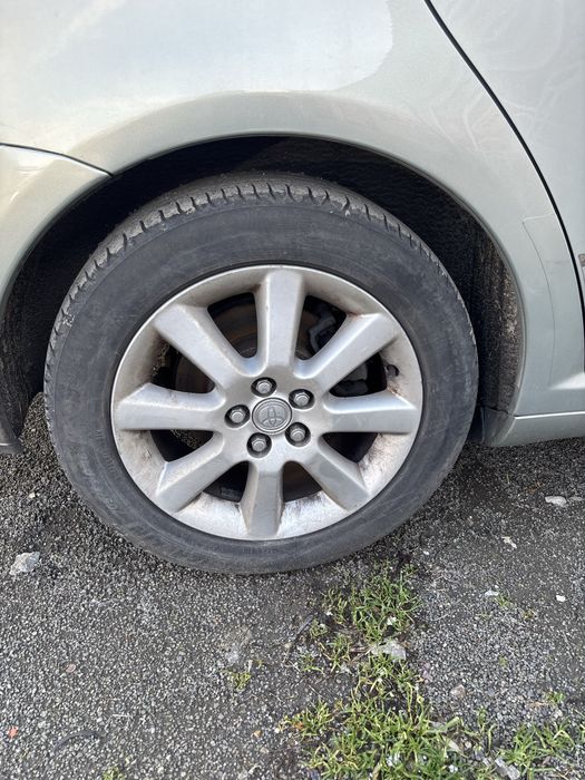 Toyota Avensis T25 на части