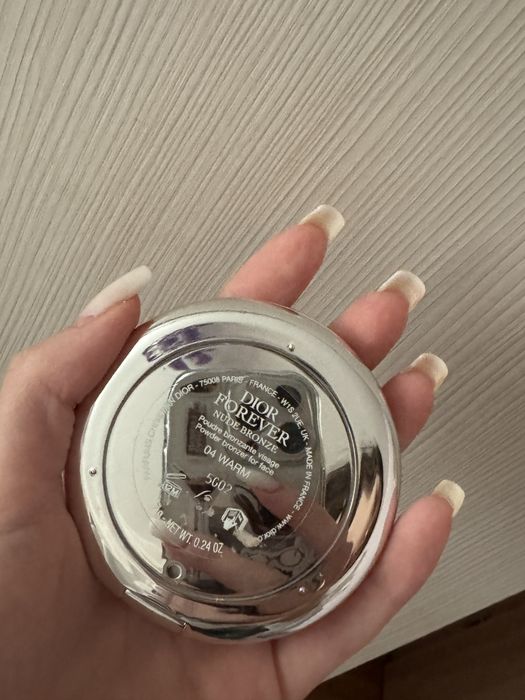 Прахообразен бронзант на Dior Forever в цвят 04 warm