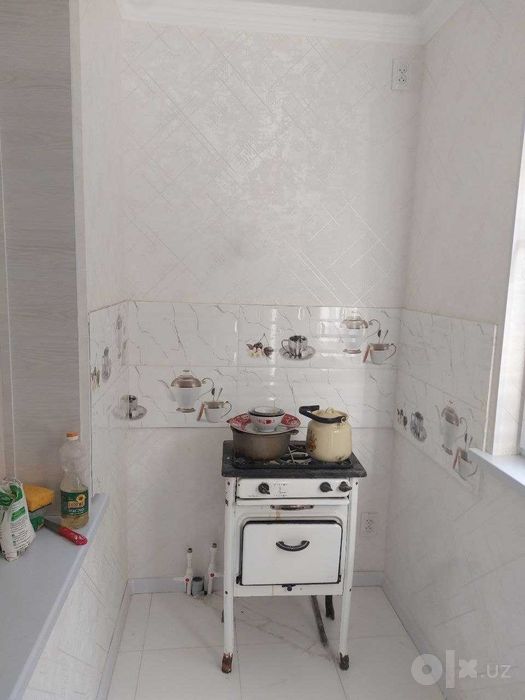 СРОЧНО !! Продается квартира в Яшнабаде 2/1/4 ( 47 кв/м ) Панельный