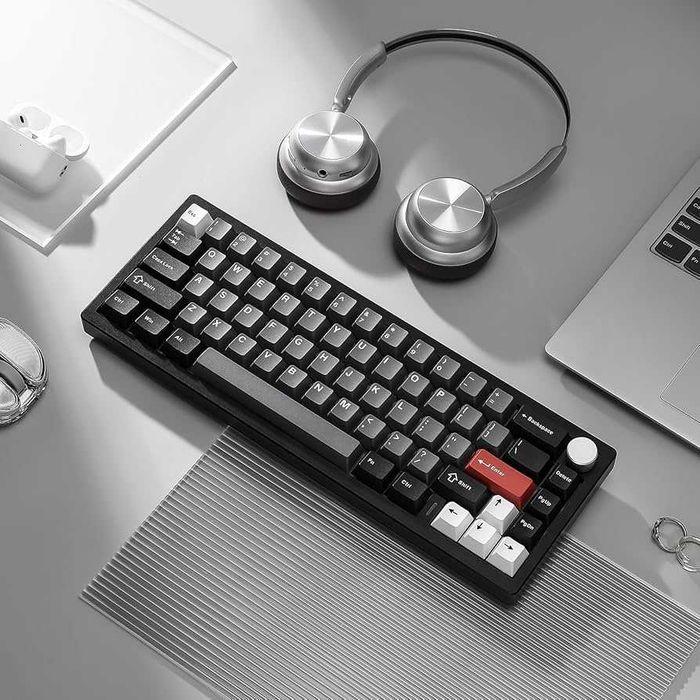 Чисто нова, запечатана YUNZII AL68 – Алуминиева Механична Клавиатура..