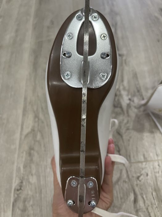 Продам Коньки JACKSON ARTISTE профессиональные,