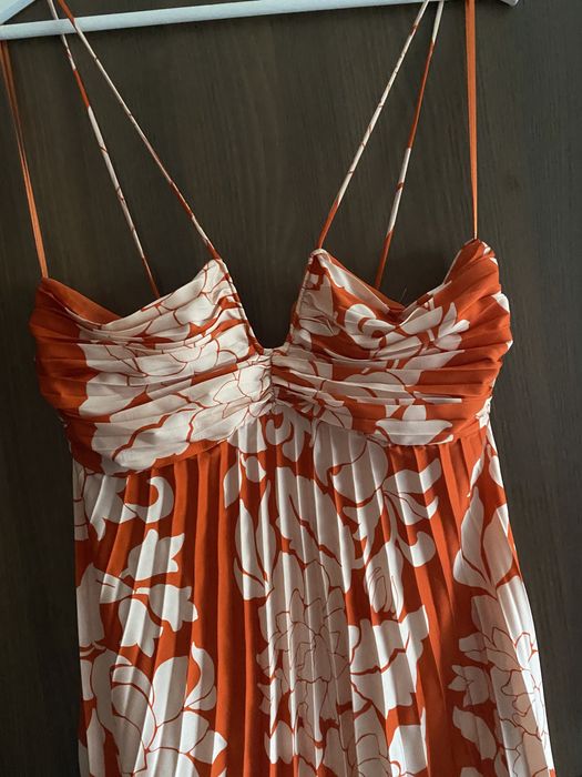 Нова Рокля Mango