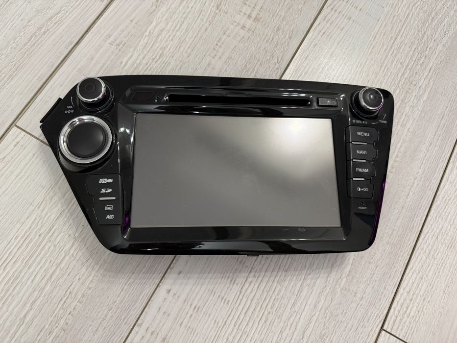 Продам магнитолу Kia Rio 3