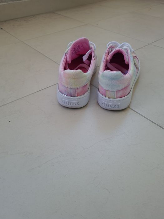 Дамски кецове Guess