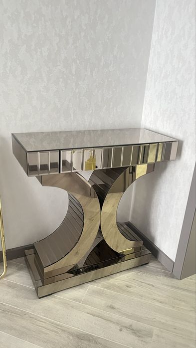 Продаю туалетный столик