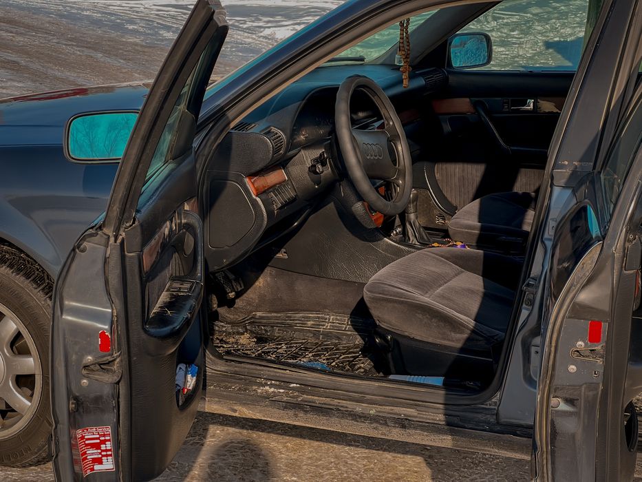 продам Audi 100 c4