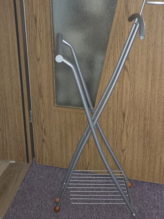 Suport haine metalice