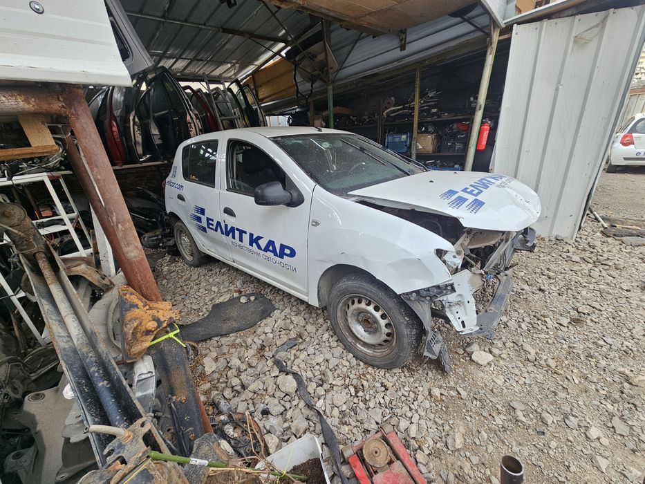 Dacia Sandero на части