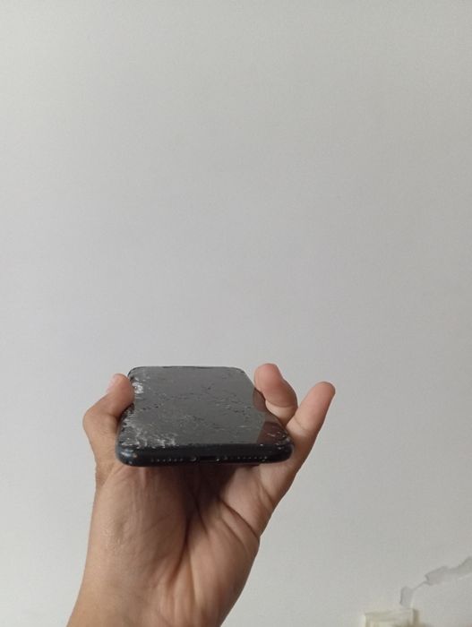 iPhone XR За Части