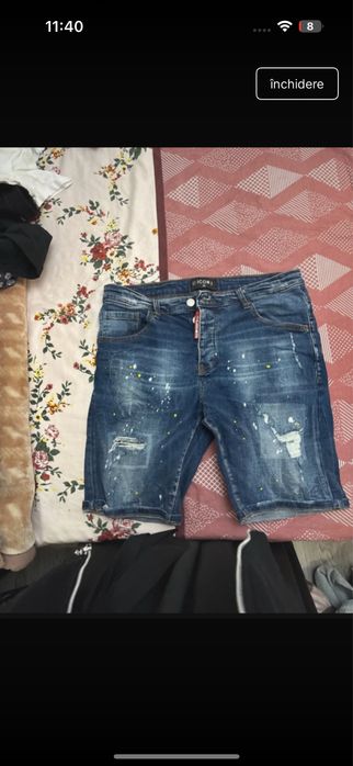 Pantaloni scurt orginali.
