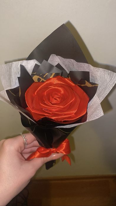 Trandafiri din satin