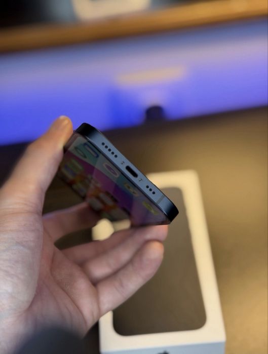 iPhone 13 128GB baterie 100%