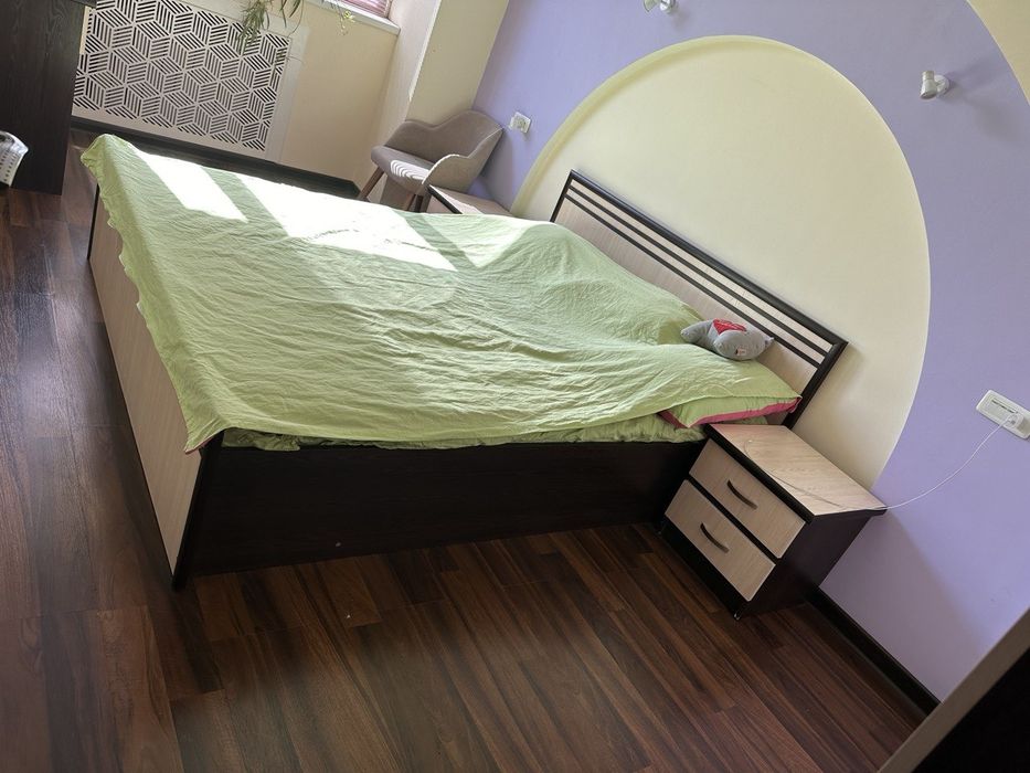 Продается спальный гарнитур