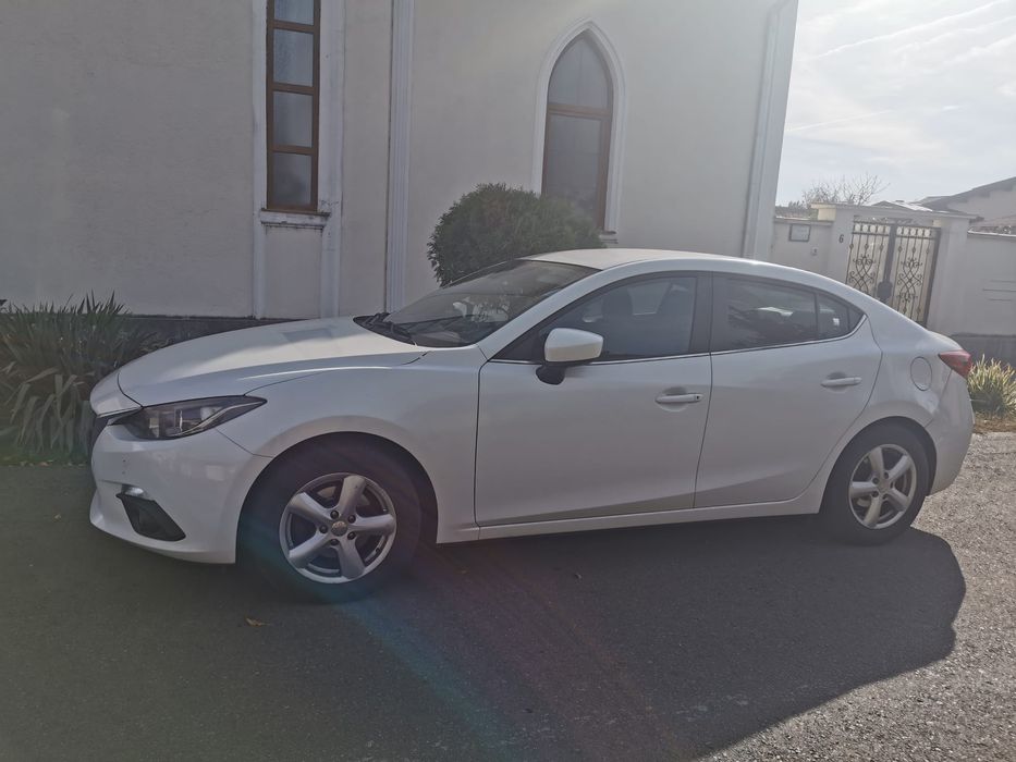 Mazda 3 din 2015