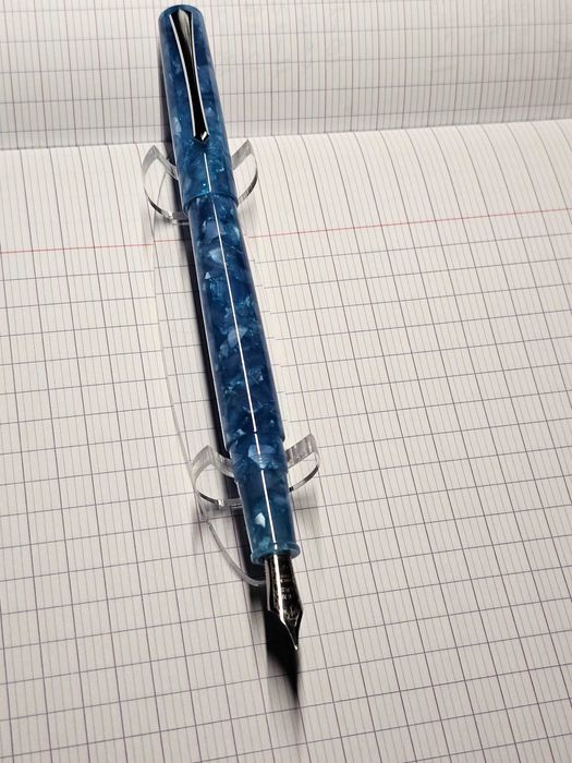 Stilou PenBBS 491 acrilic, penita Fine, convertor cerneala